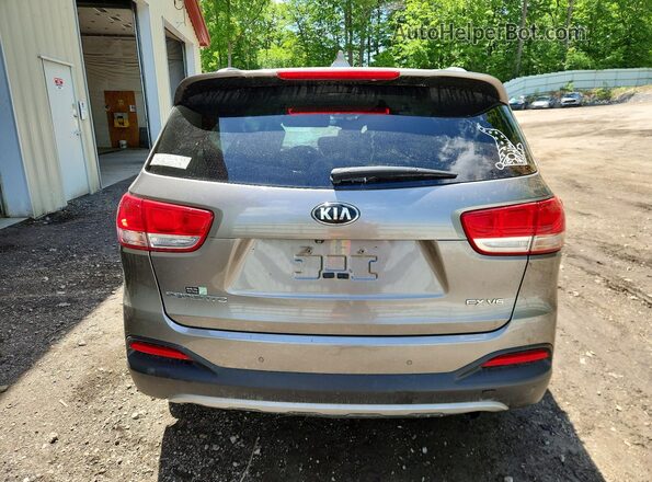 5XYPHDA50GG143964 2016 KIA SORENTO Gray Вид ззаду