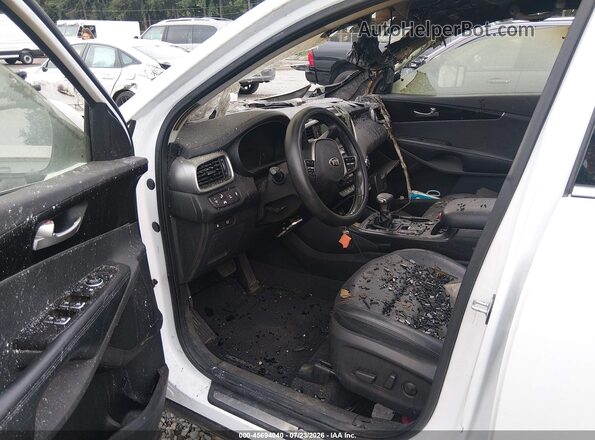 5XYPHDA56KG477330 2019 KIA SORENTO White Widok wnętrza z tyłu