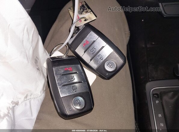 5XYPHDA59JG411563 2018 KIA SORENTO Серебряный Вид панели приборов