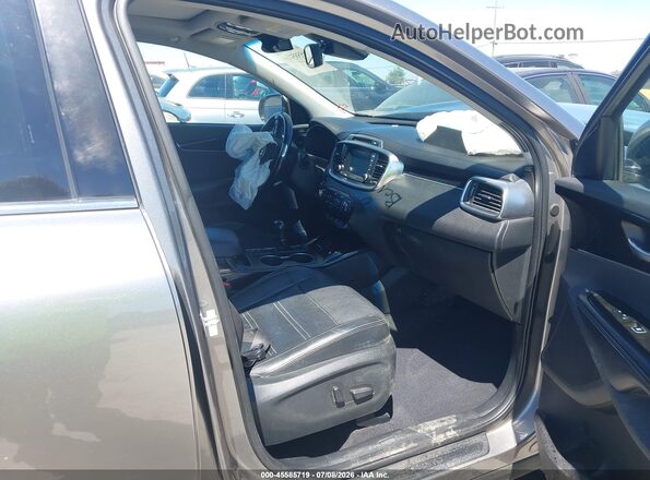 5XYPHDA5XJG430011 2018 KIA SORENTO Gray Вид салону спереду