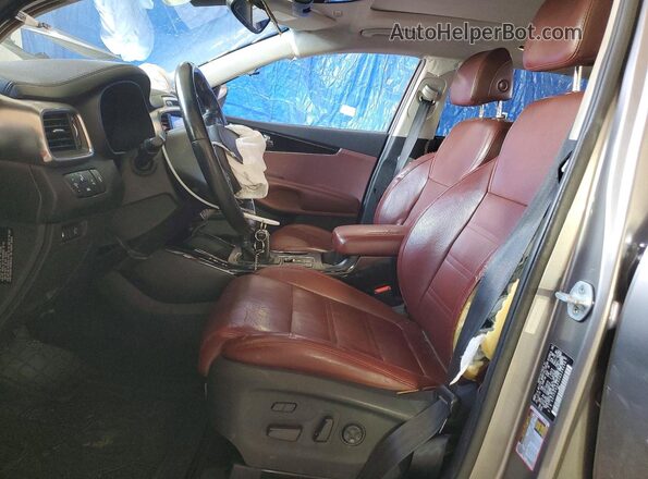 5XYPK4A55HG228236 2017 KIA SORENTO Серый Вид салона спереди