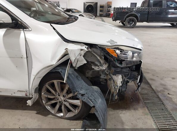5XYPKDA17GG017549 2016 KIA SORENTO White Вид спереду