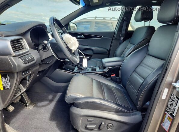 5XYPKDA52GG028400 2016 KIA SORENTO Gray Vista interior delantera