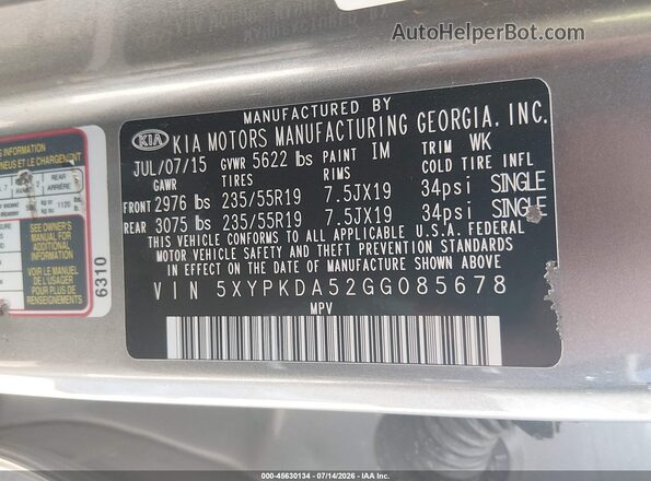 5XYPKDA52GG085678 2016 KIA SORENTO Silver Vista del compartimento del motor