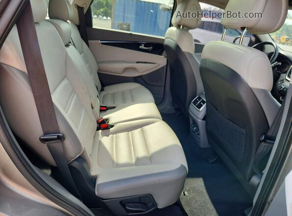 5XYPKDA56GG103079 2016 KIA SORENTO Серый Вид задней части салона