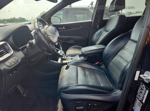 5XYPKDA58HG208207 2017 KIA SORENTO Черный Вид салона спереди