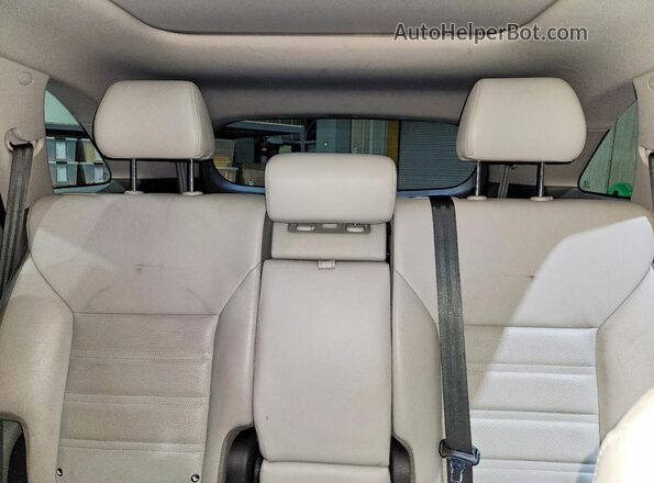 5XYPKDA5XJG413002 2018 KIA SORENTO Красный Вид задних сидений