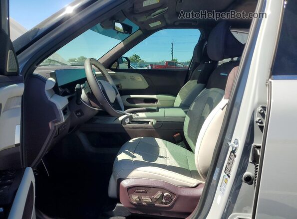 5XYPLESA7VG001043 2027 KIA TELLURIDE Gray Front interior view