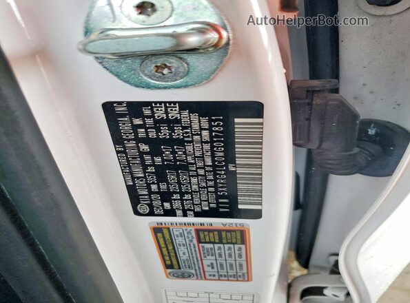 5XYRG4LC0MG017851 2021 KIA SORENTO White 360 interior view