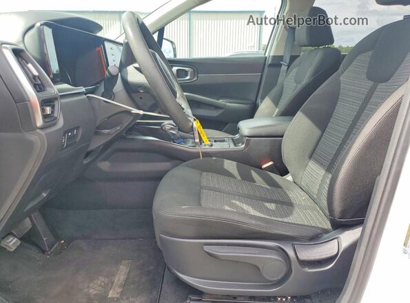 5XYRG4LC1NG116535 2022 KIA SORENTO Белый Вид салона спереди