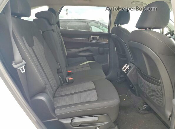5XYRG4LC1NG116535 2022 KIA SORENTO Белый Вид задней части салона