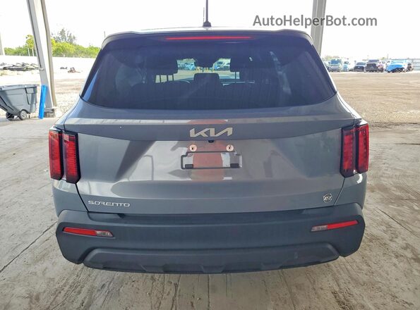 5XYRG4LC3PG202934 2023 KIA SORENTO Серебряный Вид сзади
