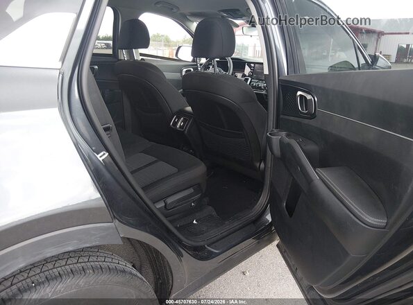 5XYRG4LC3PG214856 2023 KIA SORENTO Black Widok naklejki z numerem VIN