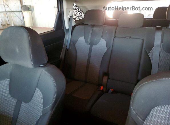 5XYRG4LC8NG096154 2022 KIA SORENTO Silver Հետևի նստատեղերի տեսք