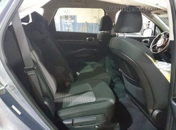 5XYRGDLC5NG085239 2022 KIA SORENTO Silver Սալոնի հետևի տեսք