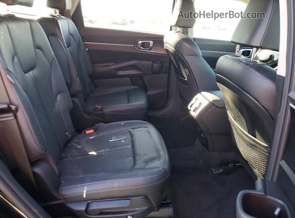 5XYRH4JF7RG287404 2024 KIA SORENTO Black Rear interior view