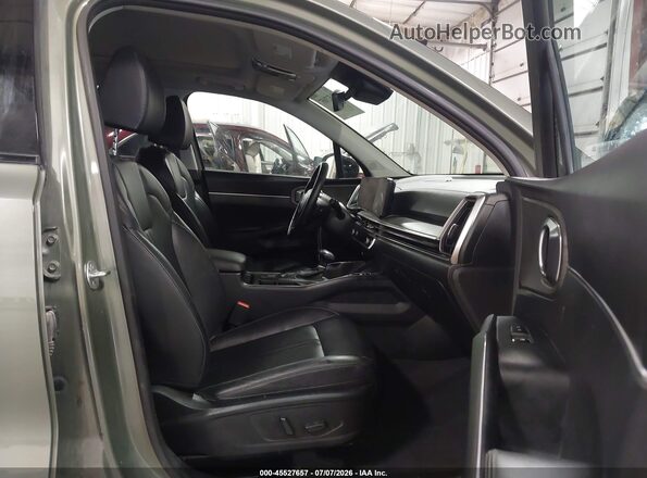 5XYRHDJF2SG325899 2025 KIA SORENTO Green Widok wnętrza z przodu