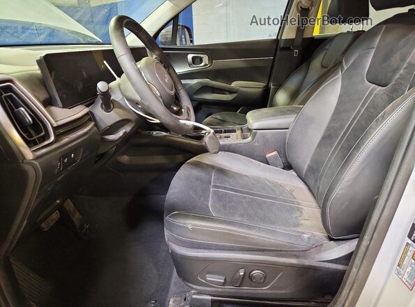 5XYRHDJF3SG356157 2025 KIA SORENTO Gray Front interior view
