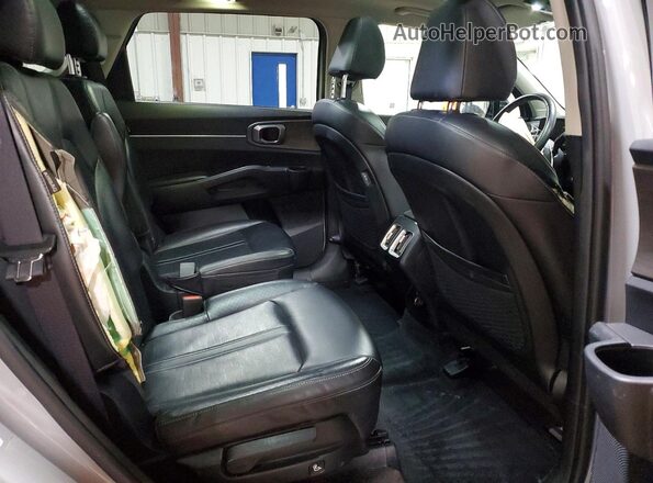 5XYRHDJF5RG266129 2024 KIA SORENTO Gray უკანა სალონის ხედი