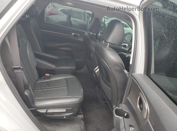 5XYRHDJFXRG272217 2024 KIA SORENTO Silver უკანა სალონის ხედი