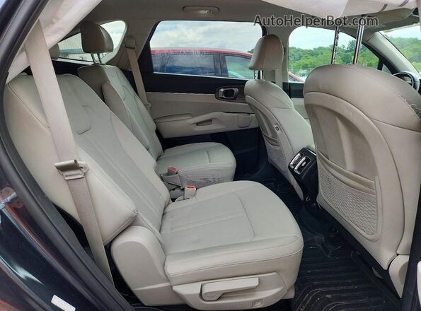 5XYRHDLF0PG165414 2023 KIA SORENTO Gray Widok wnętrza z tyłu