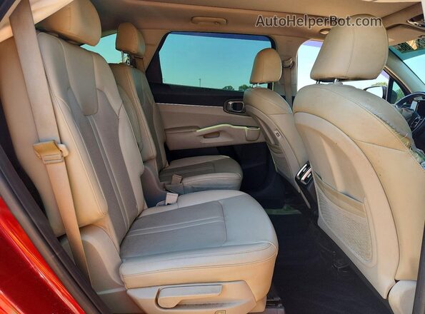 5XYRHDLF5NG094000 2022 KIA SORENTO Burgundy Rear interior view
