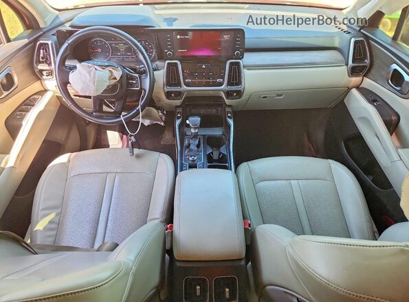 5XYRHDLF5NG094000 2022 KIA SORENTO Burgundy Dashboard view