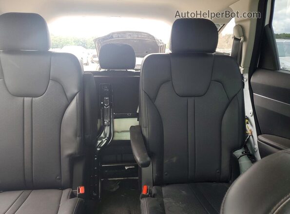 5XYRHDLF6PG247065 2023 KIA SORENTO White Հետևի նստատեղերի տեսք