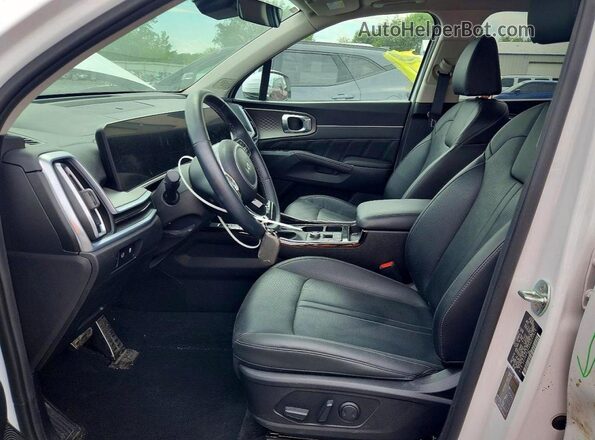 5XYRK4JF2RG253629 2024 KIA SORENTO White Вид салону спереду