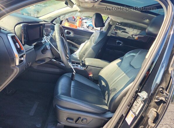 5XYRK4LF1PG237612 2023 KIA SORENTO Черный Вид салона спереди