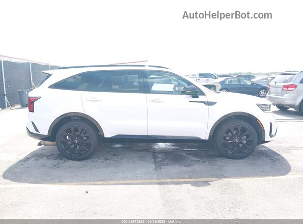5XYRK4LF2PG209494 2023 KIA SORENTO White Widok wnętrza z tyłu