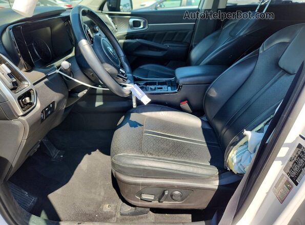 5XYRK4LF6MG063273 2021 KIA SORENTO White Widok wnętrza z przodu