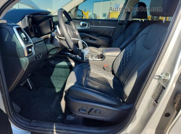 5XYRK4LFXNG091904 2022 KIA SORENTO Silver Սալոնի դիմացի տեսք