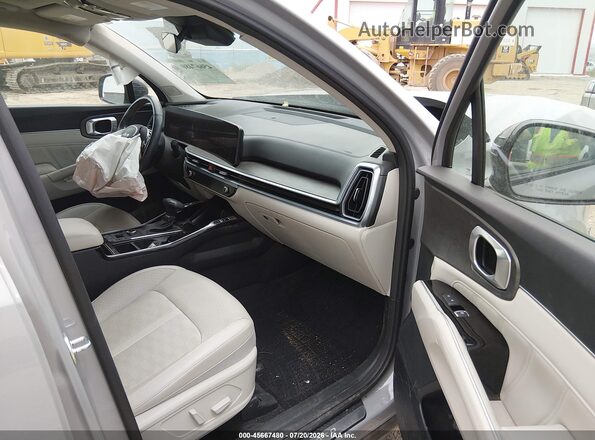 5XYRKDJF2SG327461 2025 KIA SORENTO Silver Սալոնի դիմացի տեսք