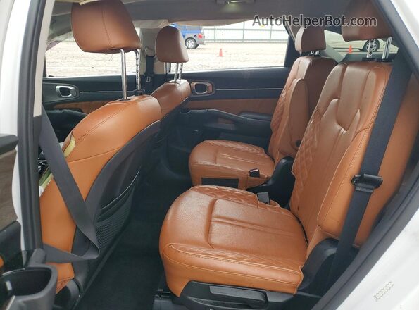5XYRKDLF2MG040119 2021 KIA SORENTO White Widok wnętrza z tyłu