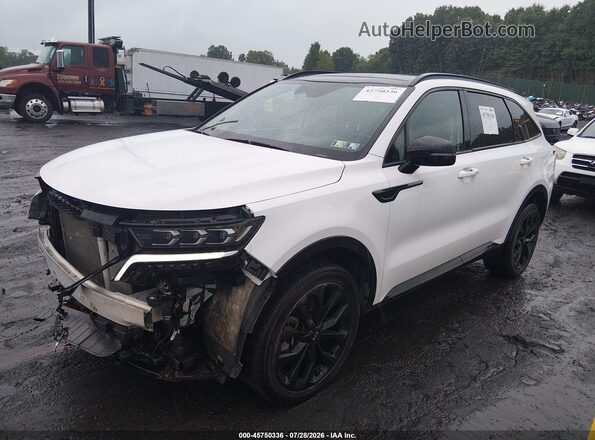 5XYRKDLF7MG050984 2021 KIA SORENTO Белый Передняя левая четверть