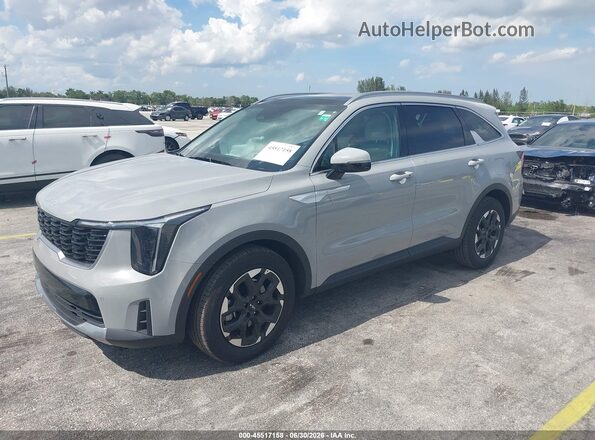 5XYRL4JC8SG375551 2025 KIA SORENTO Gray წინა მარცხენა ხედი სამი მეოთხედიდან