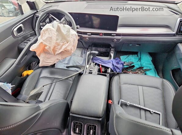 5XYRL4JC9SG388812 2025 KIA SORENTO Maroon Vista del salpicadero