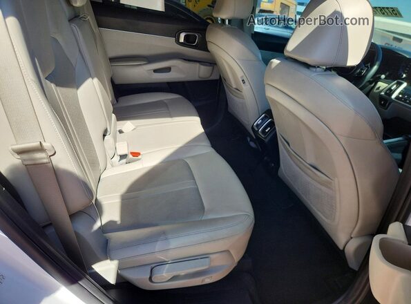5XYRL4LC5PG206995 2023 KIA SORENTO Белый Вид задней части салона
