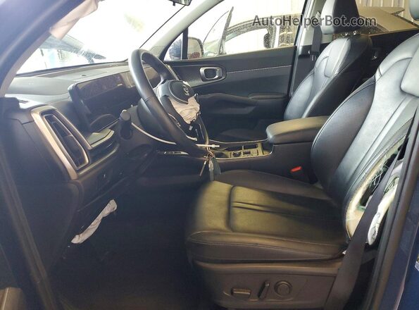 5XYRLDJC8RG278957 2024 KIA SORENTO Blue Widok wnętrza z przodu