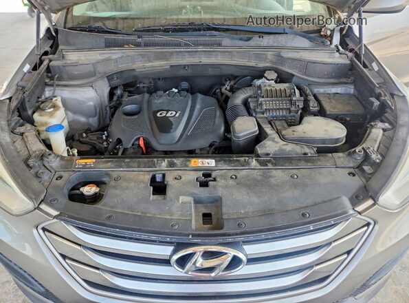 5XYZT3LB1GG333504 2016 HYUNDAI SANTA Gray Rear interior view