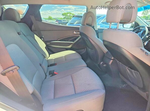 5XYZT3LB2HG428915 2017 HYUNDAI SANTA White Вид задньої частини салону