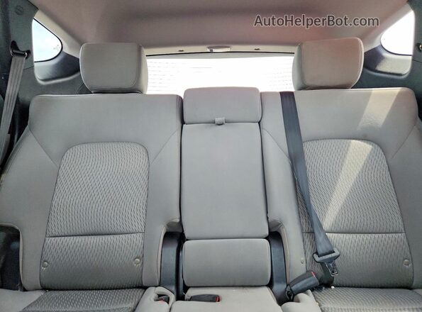5XYZTDLB3JG530011 2018 HYUNDAI SANTA Silver Widok tylnych siedzeń