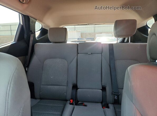 5XYZTDLB7JG552559 2018 HYUNDAI SANTA White უკანა სავარძლების ხედი