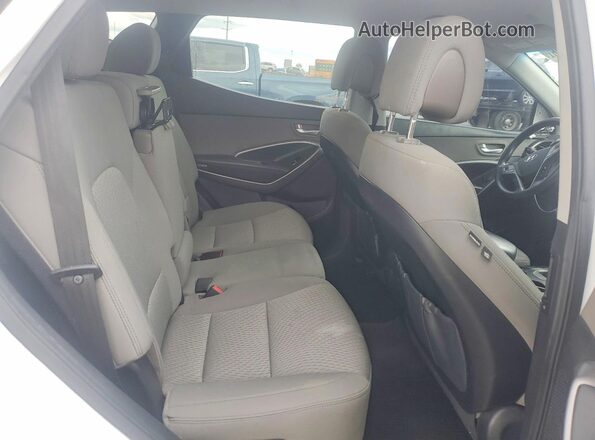 5XYZTDLB8GG368644 2016 HYUNDAI SANTA White Rear interior view