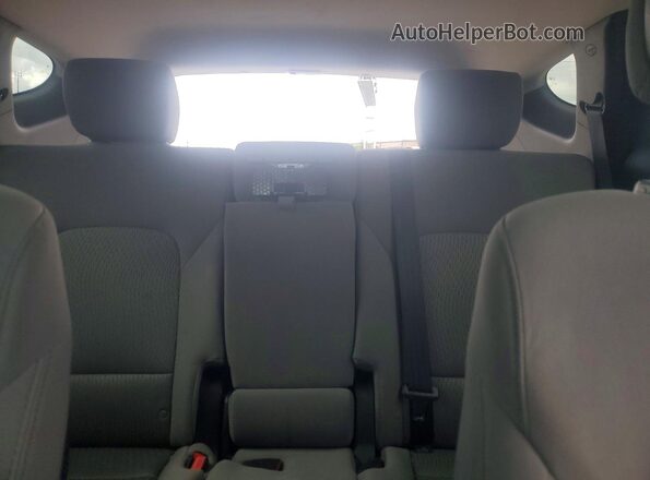 5XYZTDLB8GG368644 2016 HYUNDAI SANTA White Rear seats view