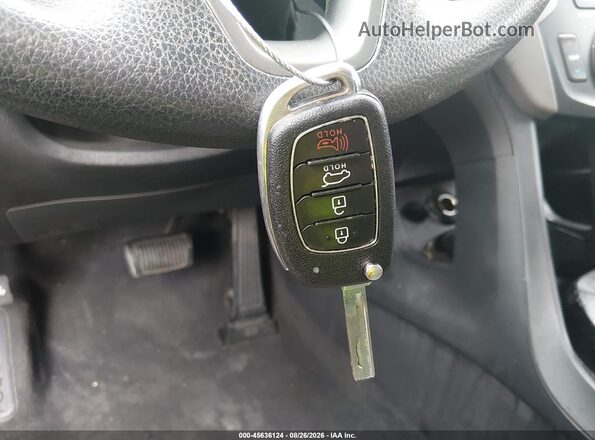 5XYZU3LB1HG425775 2017 HYUNDAI SANTA FE SPORT Серебряный Вид панели приборов