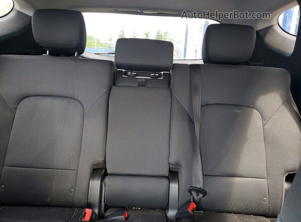 5XYZU3LB3HG452640 2017 HYUNDAI SANTA White Rear seats view