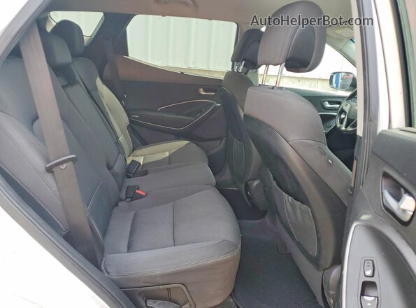 5XYZU3LB3HG452640 2017 HYUNDAI SANTA White Rear interior view