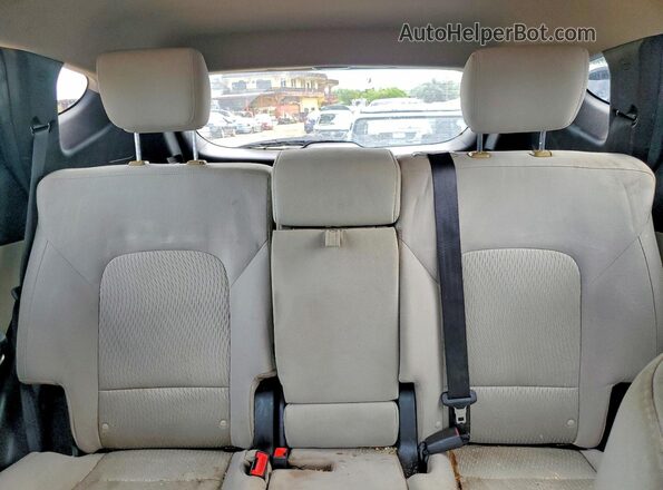 5XYZU3LB7HG429281 2017 HYUNDAI SANTA Charcoal Rear seats view